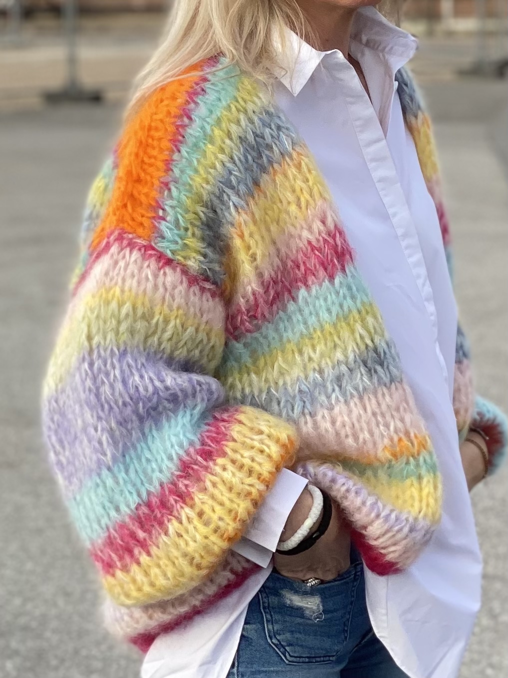 32F9927F-D969-49DD-8FDB-160E38D2F0CD BENNIE cardigan kort modell - Bilde 5