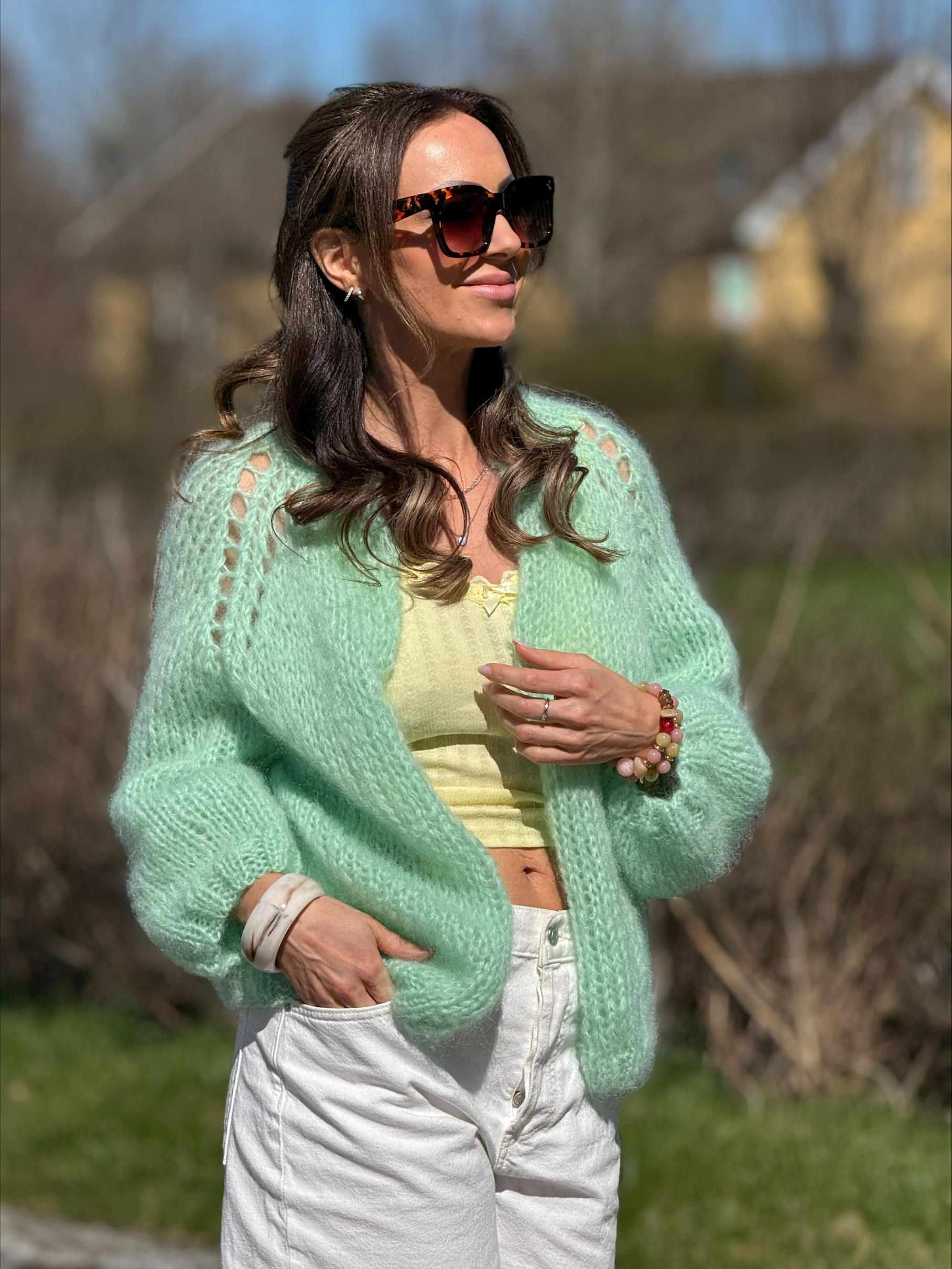 processed-009BC03A-0132-4213-9F82-D36CE19CBC4D CHAMPAGNE cardigan str M - Bilde 1